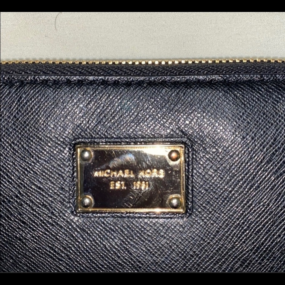 Small Michael Kors wallet